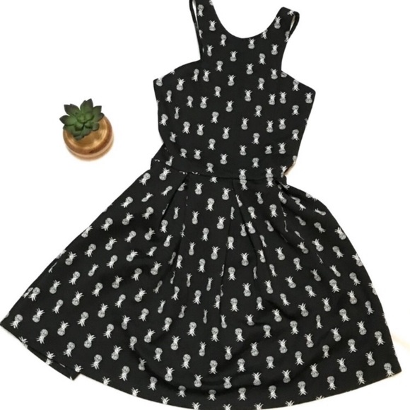 Pineapple Open Back Skater Dress - Picture 2 of 4